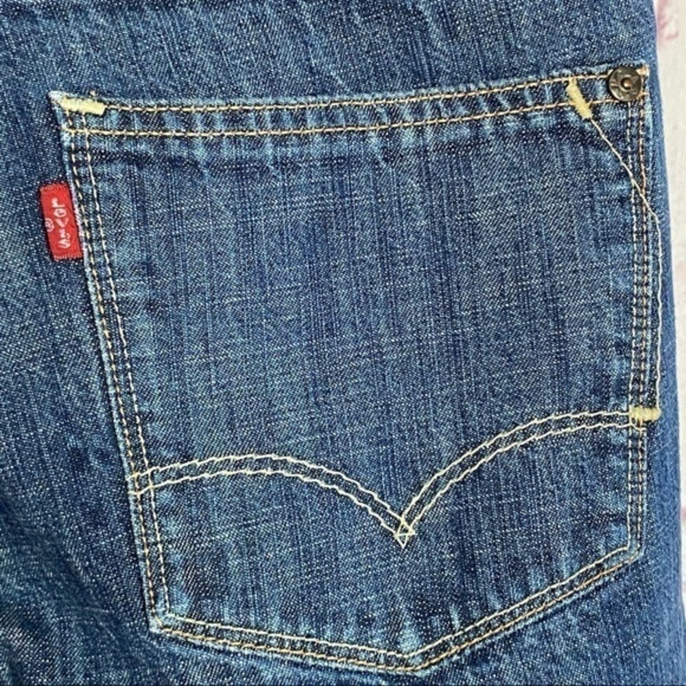 LEVI’S Cut Off Jean Shorts - Picture 3 of 8